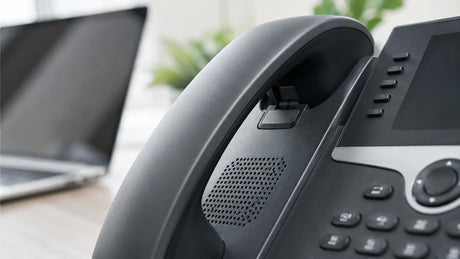 Electronic hook switch on a modern desk phone
